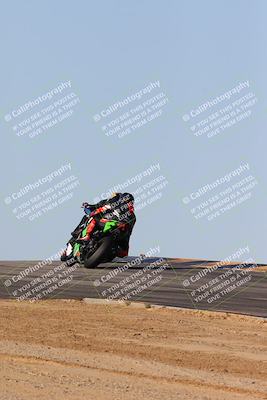 media/Feb-06-2025-Racers Edge (Thu) [[c17ed6f7b1]]/2-B Group/Session 4 End (Turn 10 Backside)/